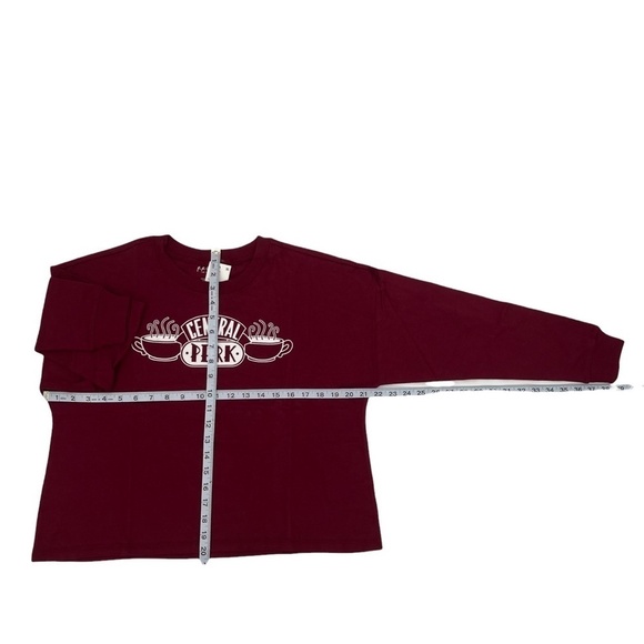 NWT Jerry Leigh F•R•I•E•N•D•S Central Perk Red Long Sleeve T-Shirt Size M Womens - Picture 4 of 5